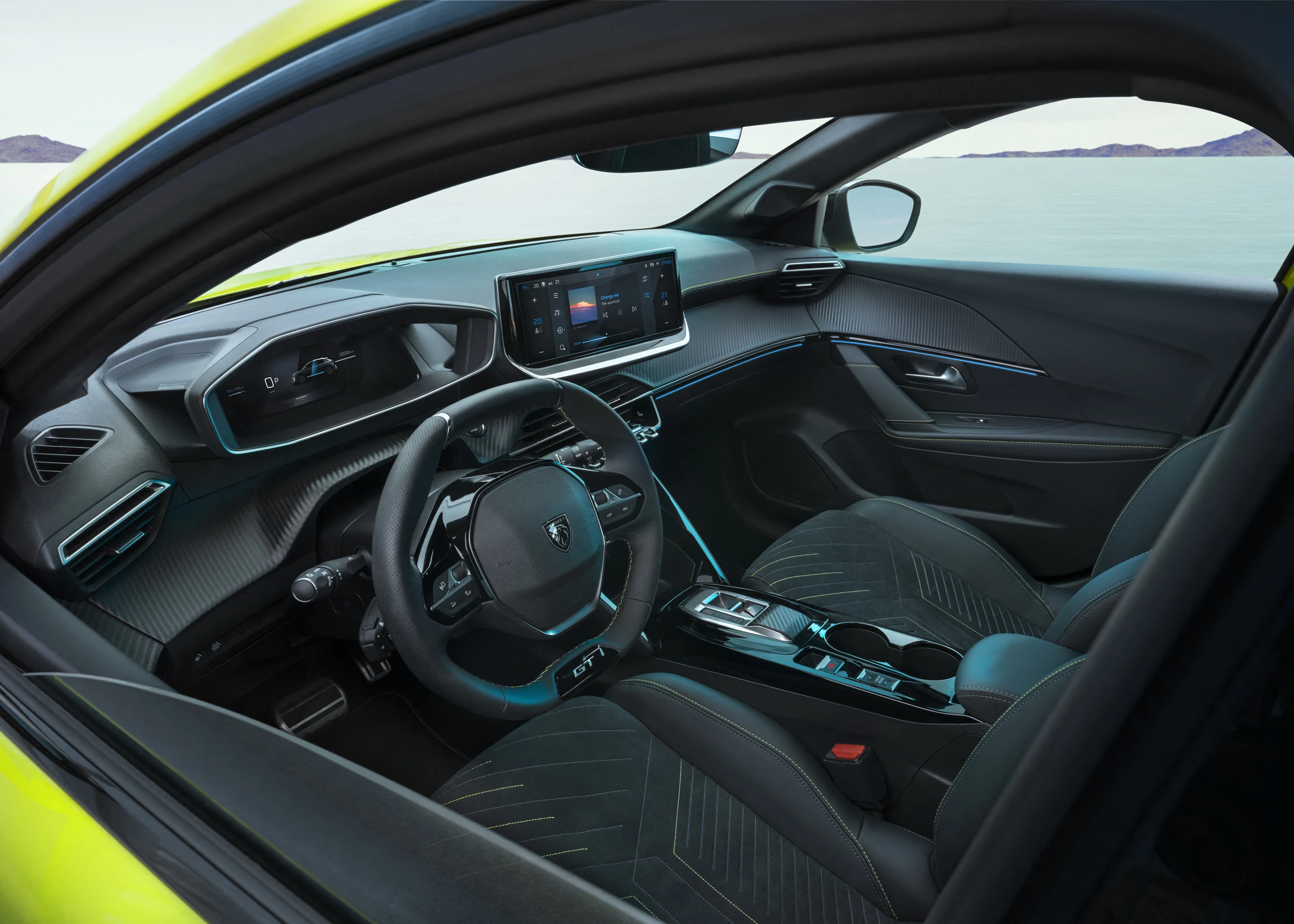 Peugeot E-208 51 kWh screens view