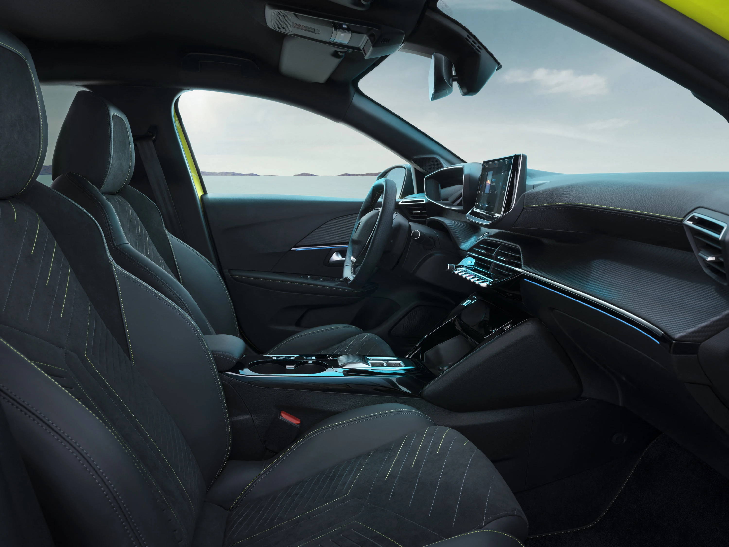 Peugeot E-208 51 kWh frontseats view