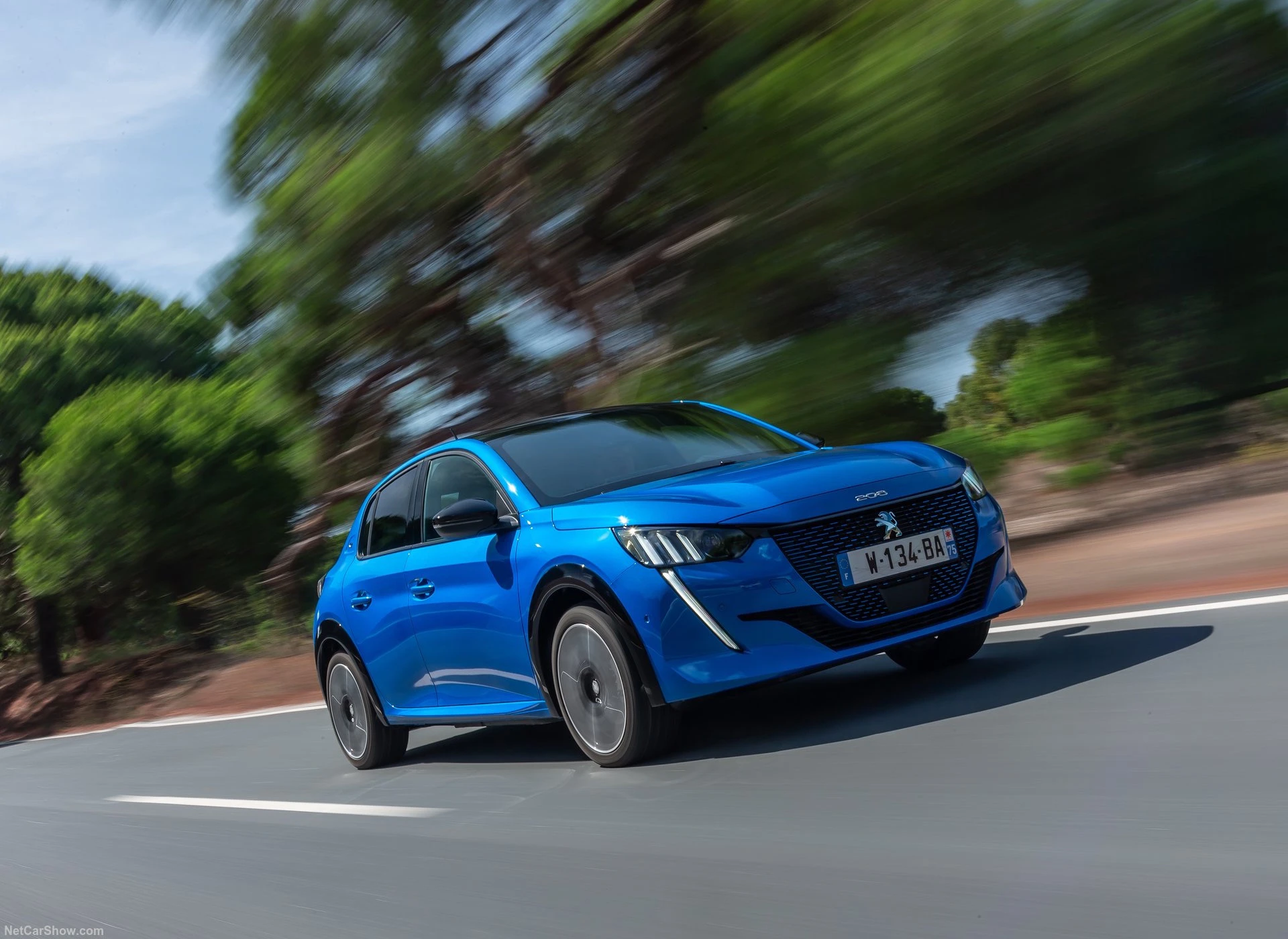 Peugeot E-208 51 kWh (GEN1) exterior view