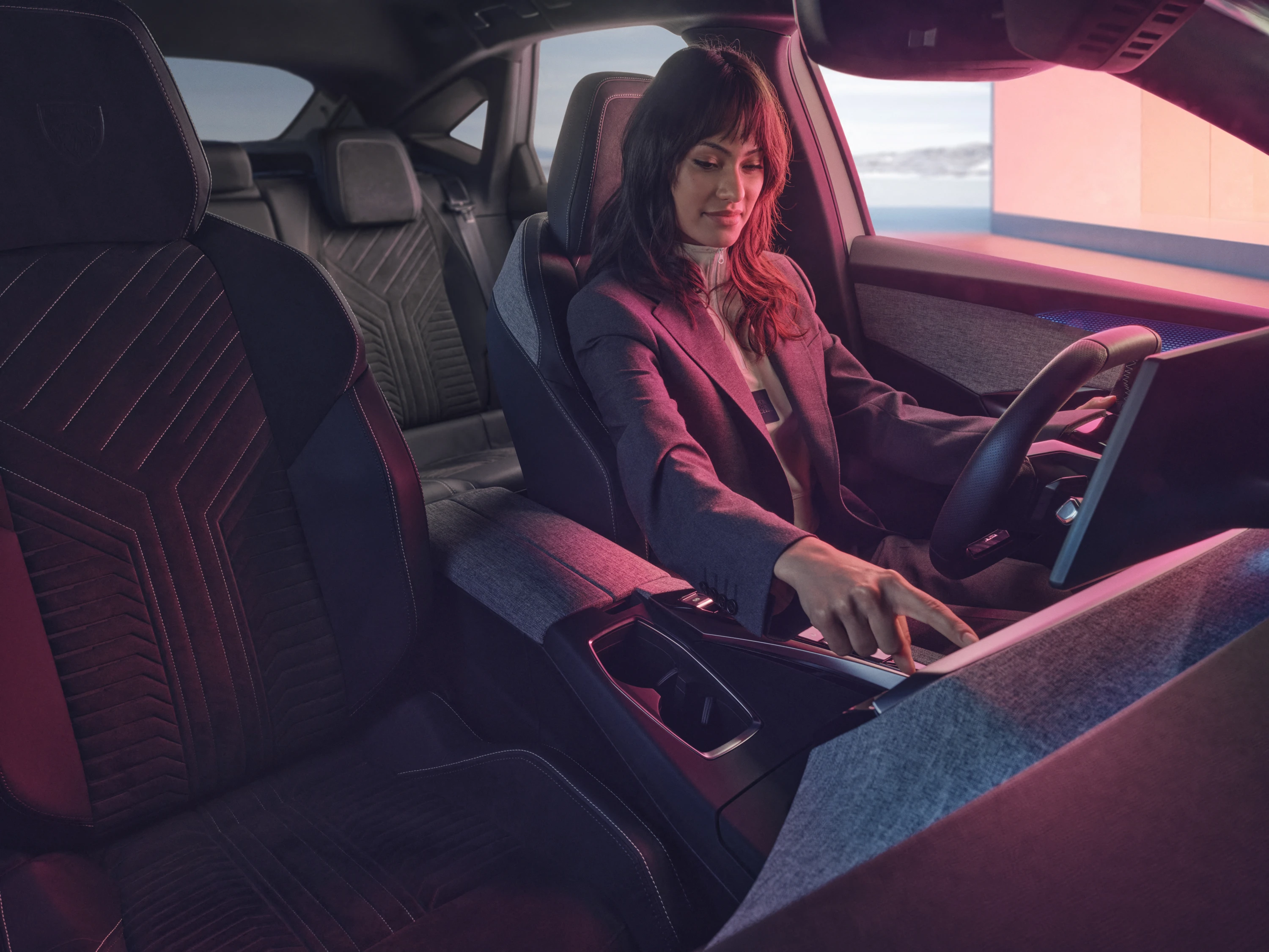 Peugeot E-3008 interior view