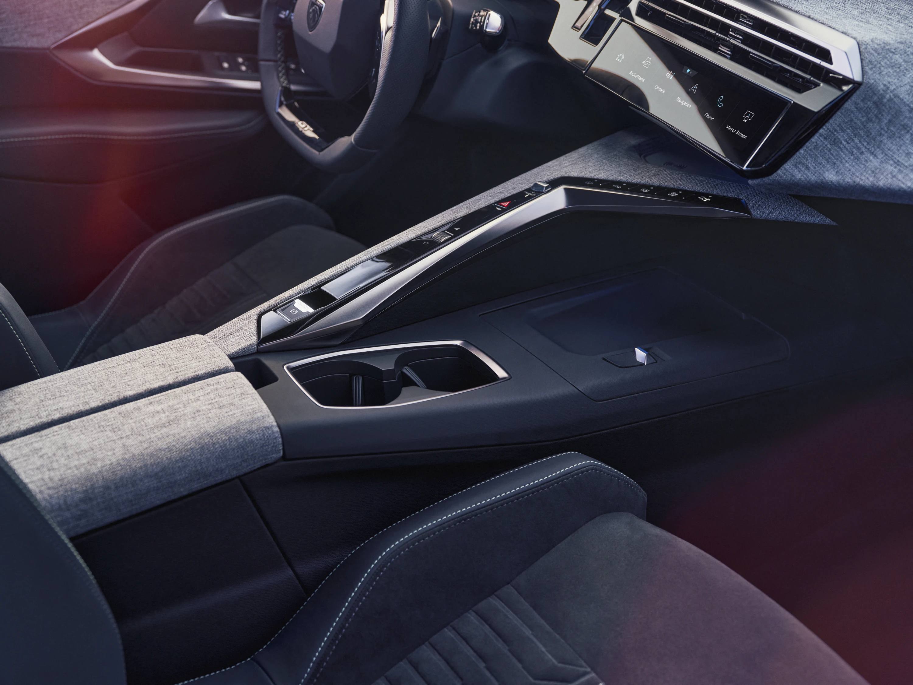 Peugeot E-3008 Long Range interior view