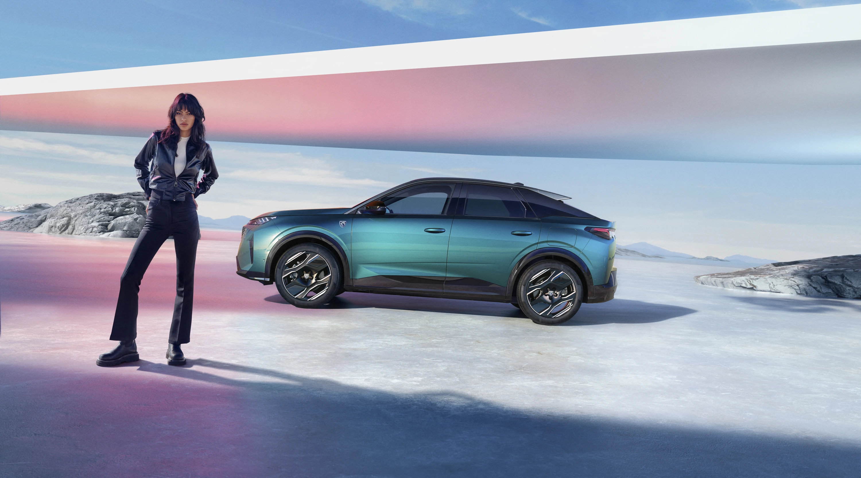 Peugeot E-3008 Long Range exterior view