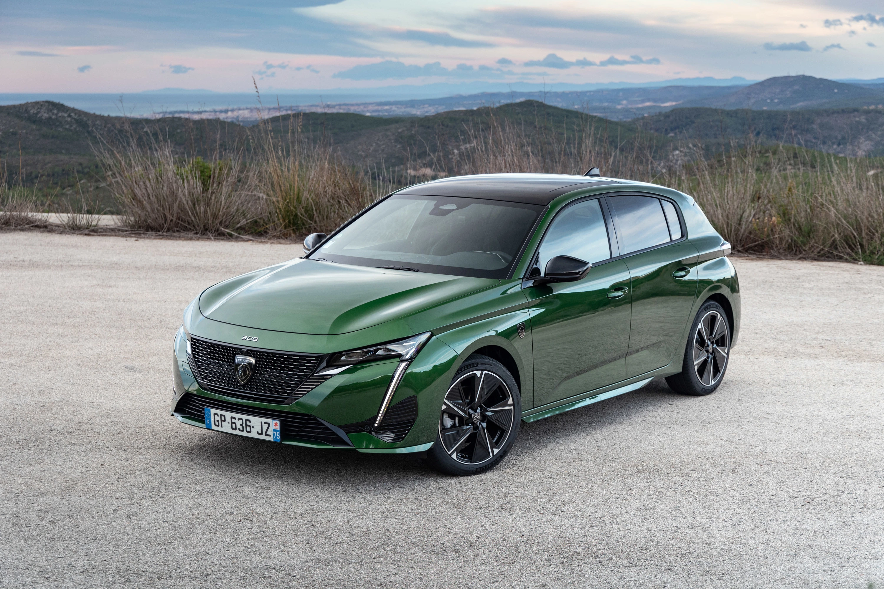Peugeot E-308 exterior view