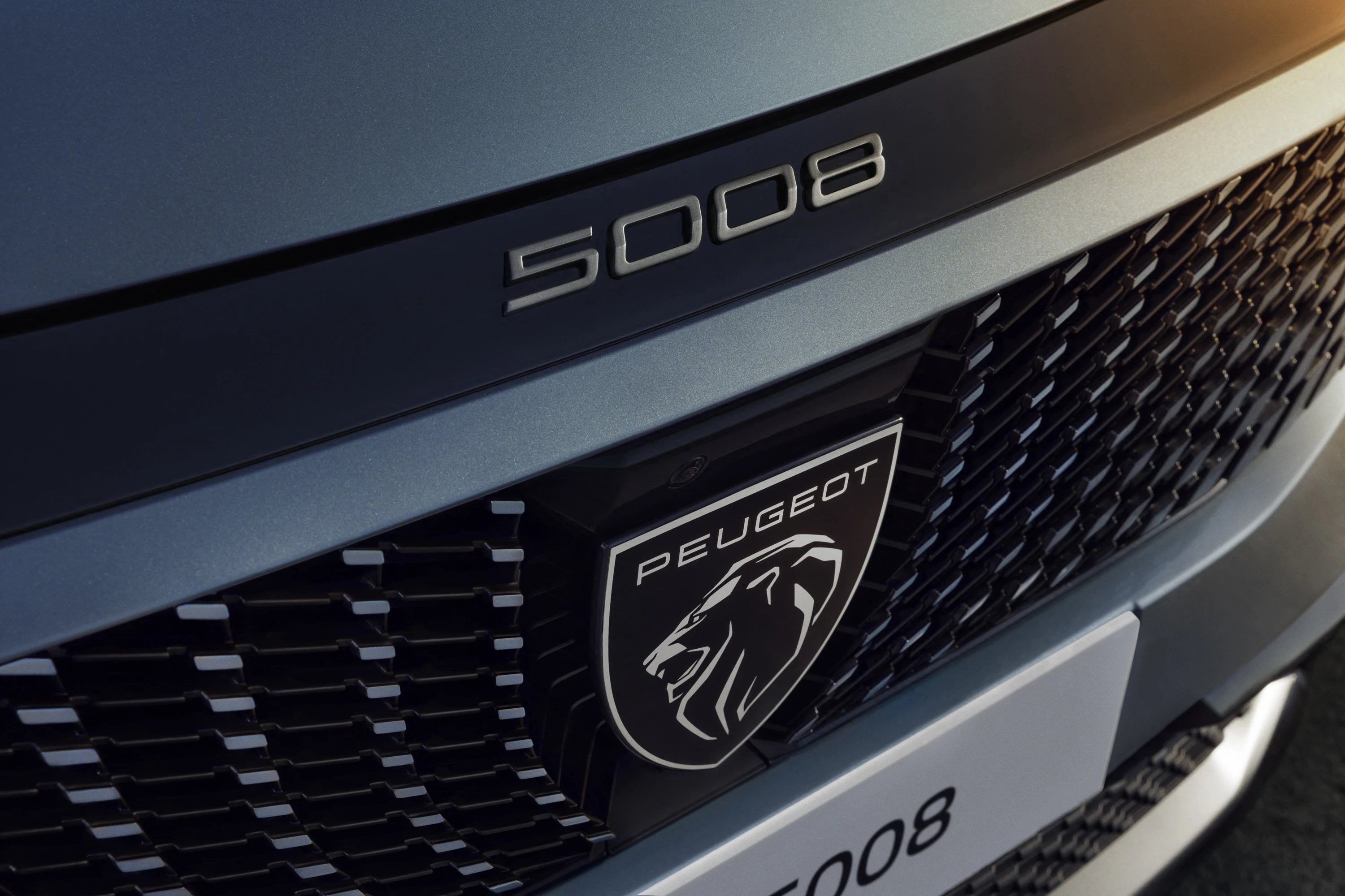 Peugeot E-5008 Long Range details view