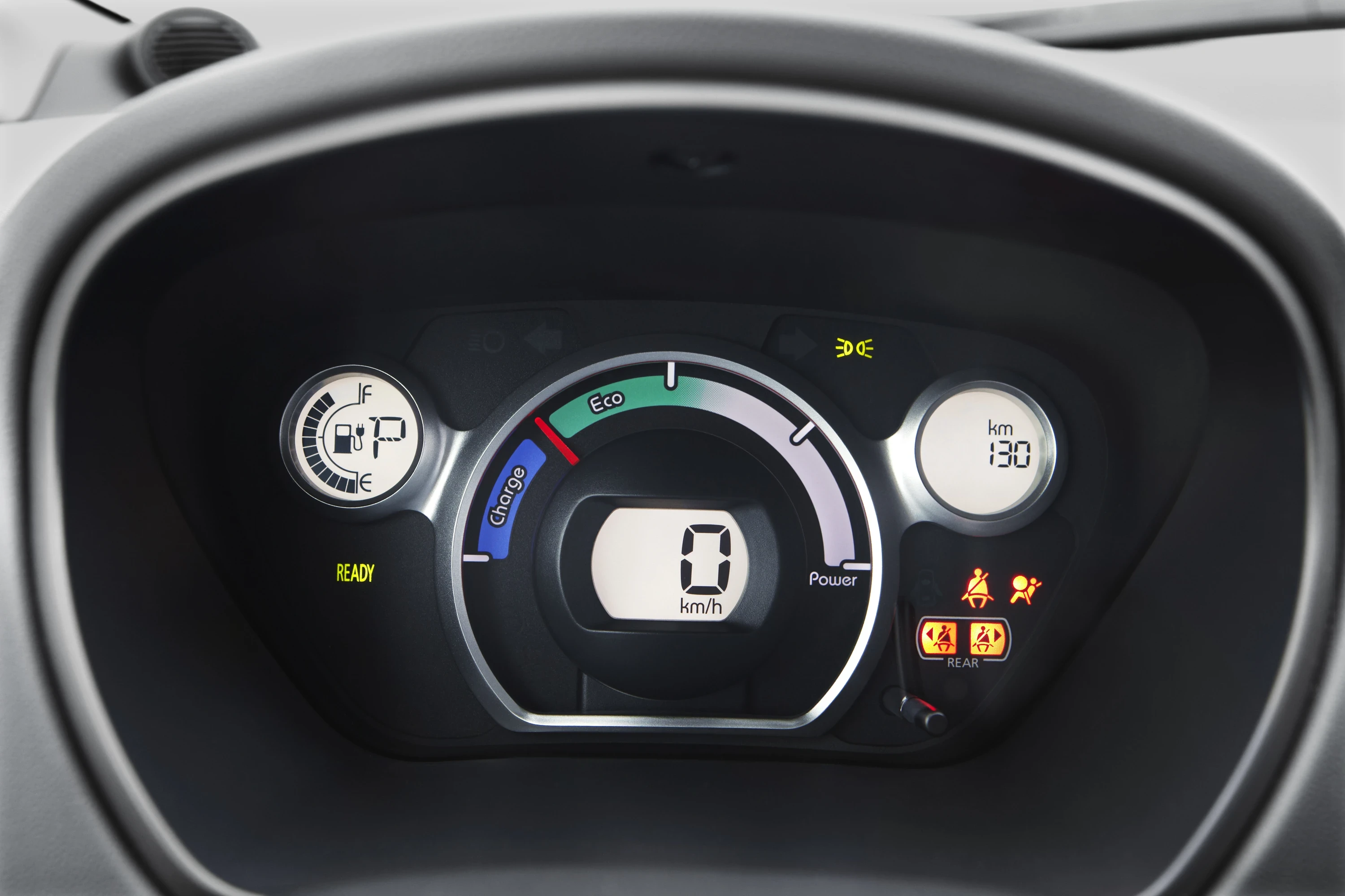 Peugeot iOn 14.5 kWh screens view