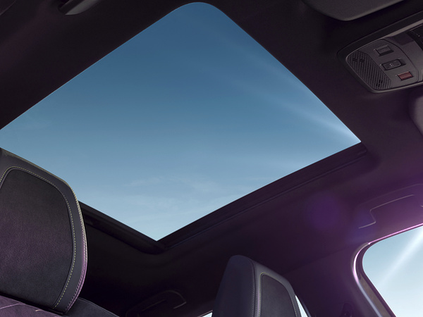 Peugot E-2008 glassroof view