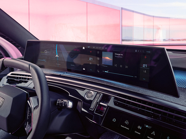 Peugot E-3008 Long Range screens view