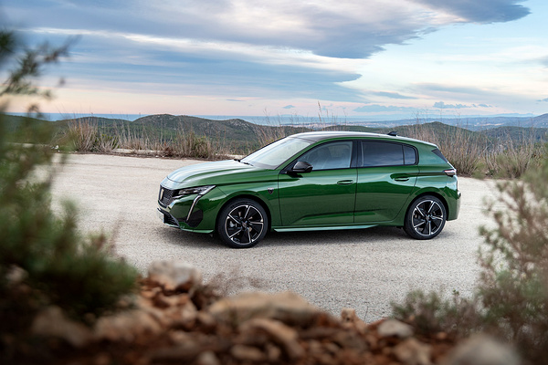 Peugot E-308 exterior view