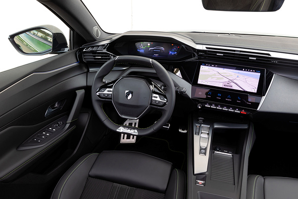 Peugot E-308 screens view