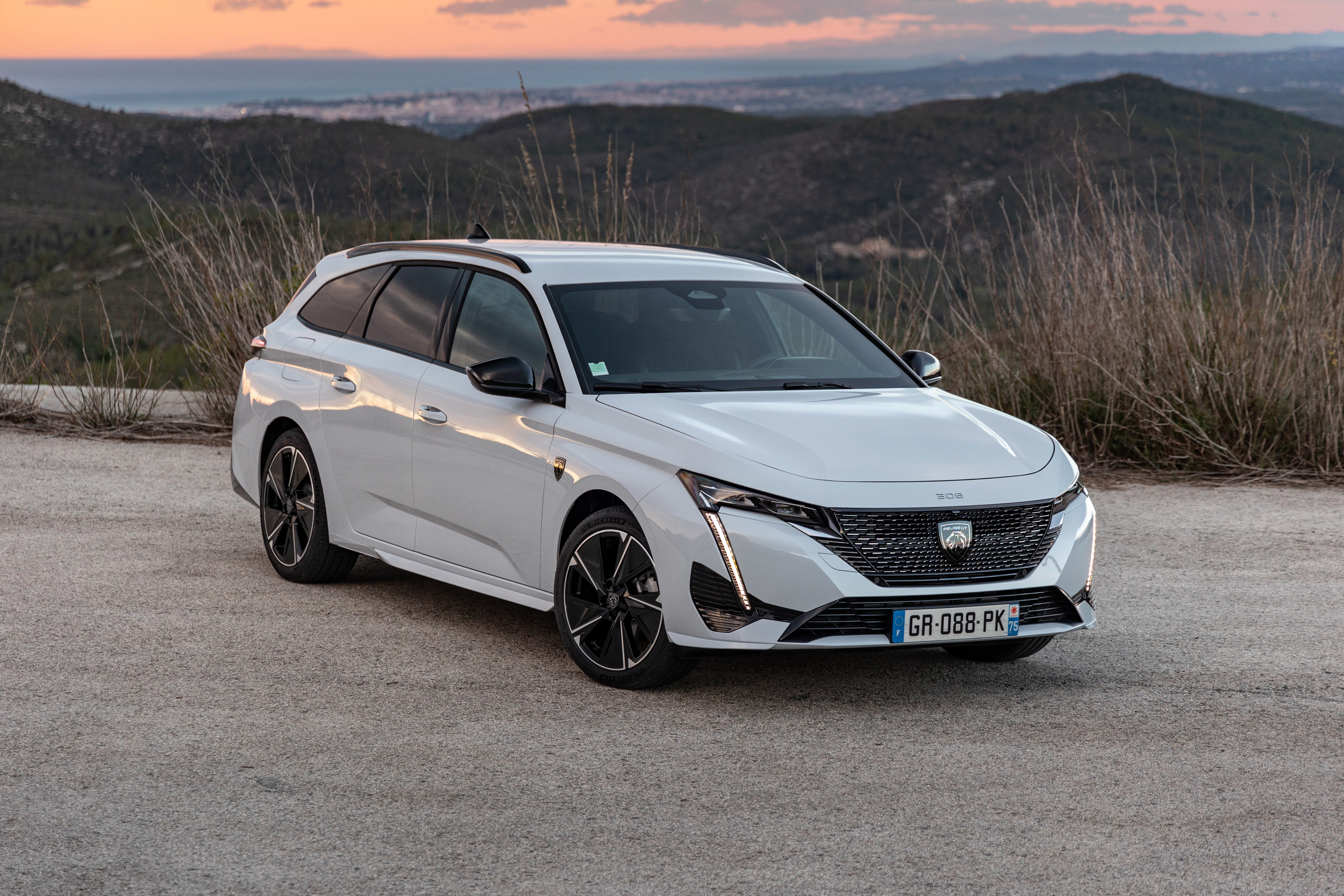Peugot E-308 SW electric vehicle exterior