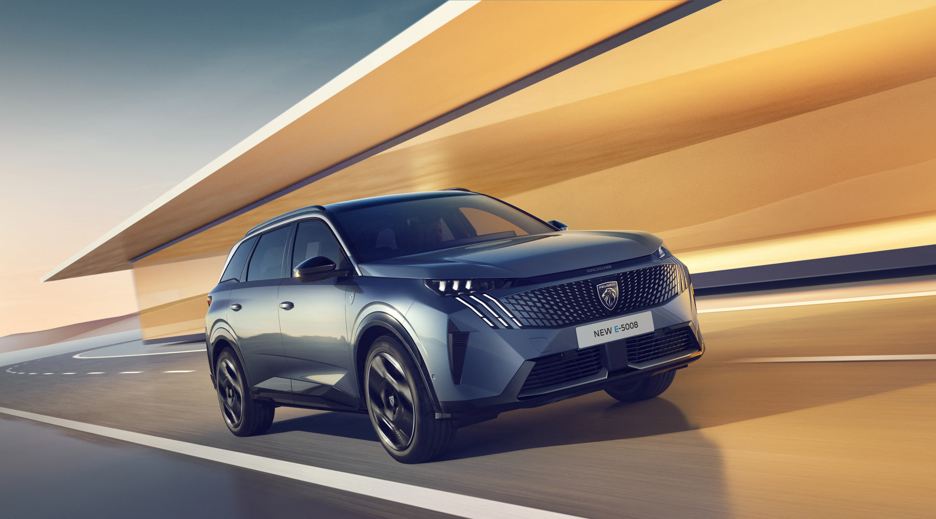 Peugot E-5008 Long Range electric vehicle exterior