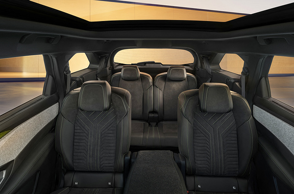 Peugot E-5008 Long Range secondrowseats view