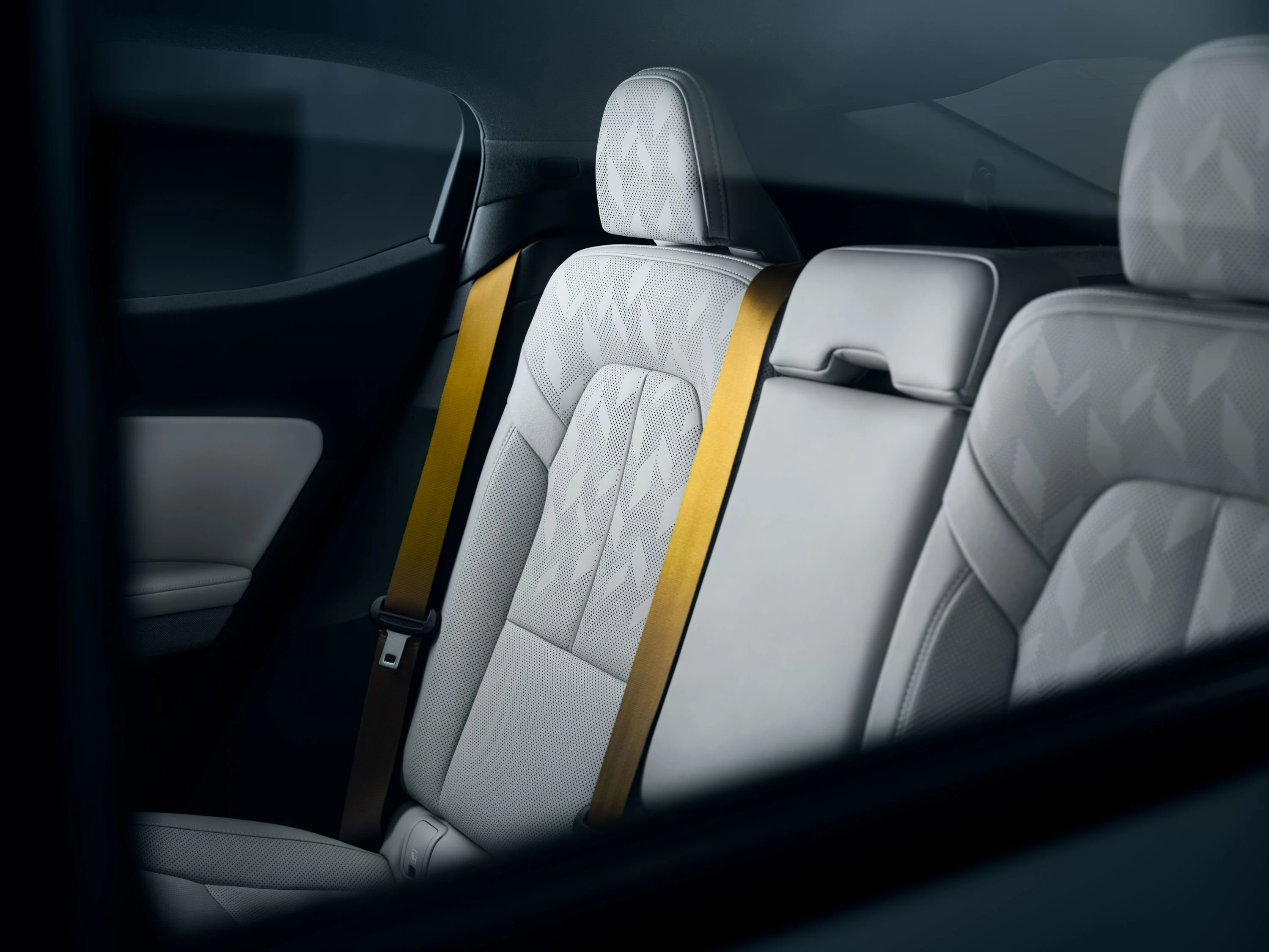 Polestar 2 Long Range Dual Motor Performance secondrowseats view