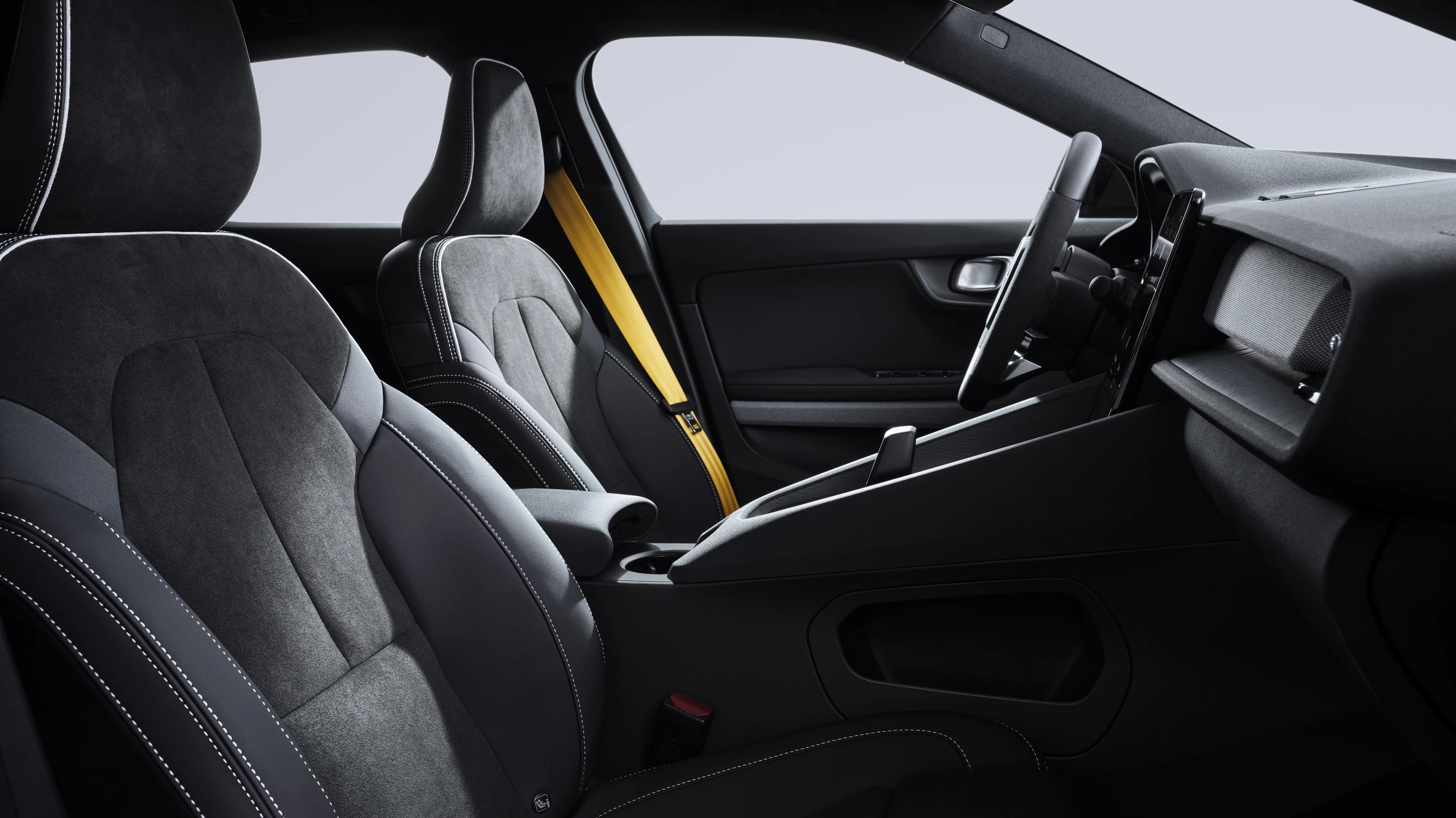 Polestar 2 Long Range Dual Motor Performance frontseats view