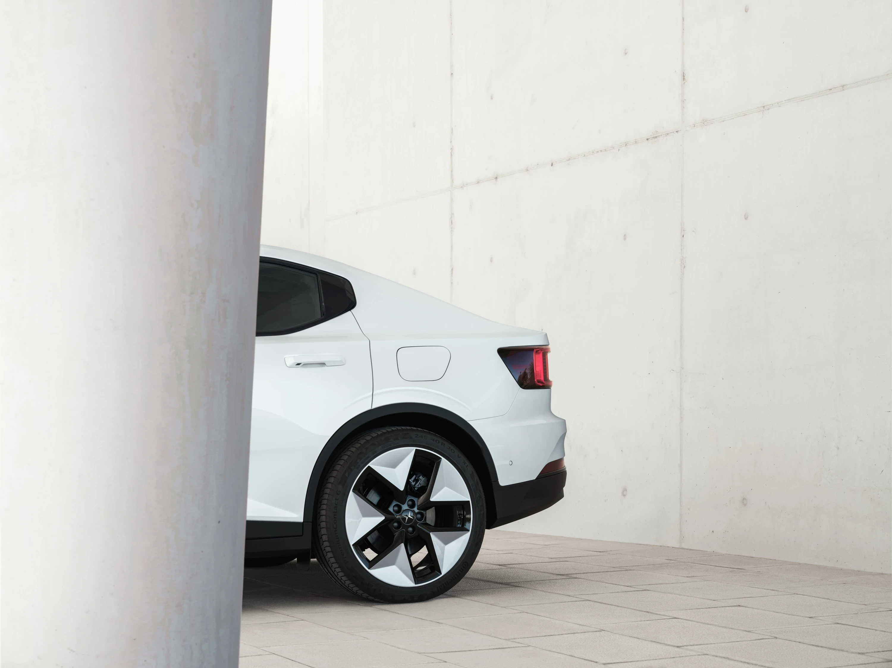 Polestar 2 Long Range Dual Motor Performance (GEN1) exterior view