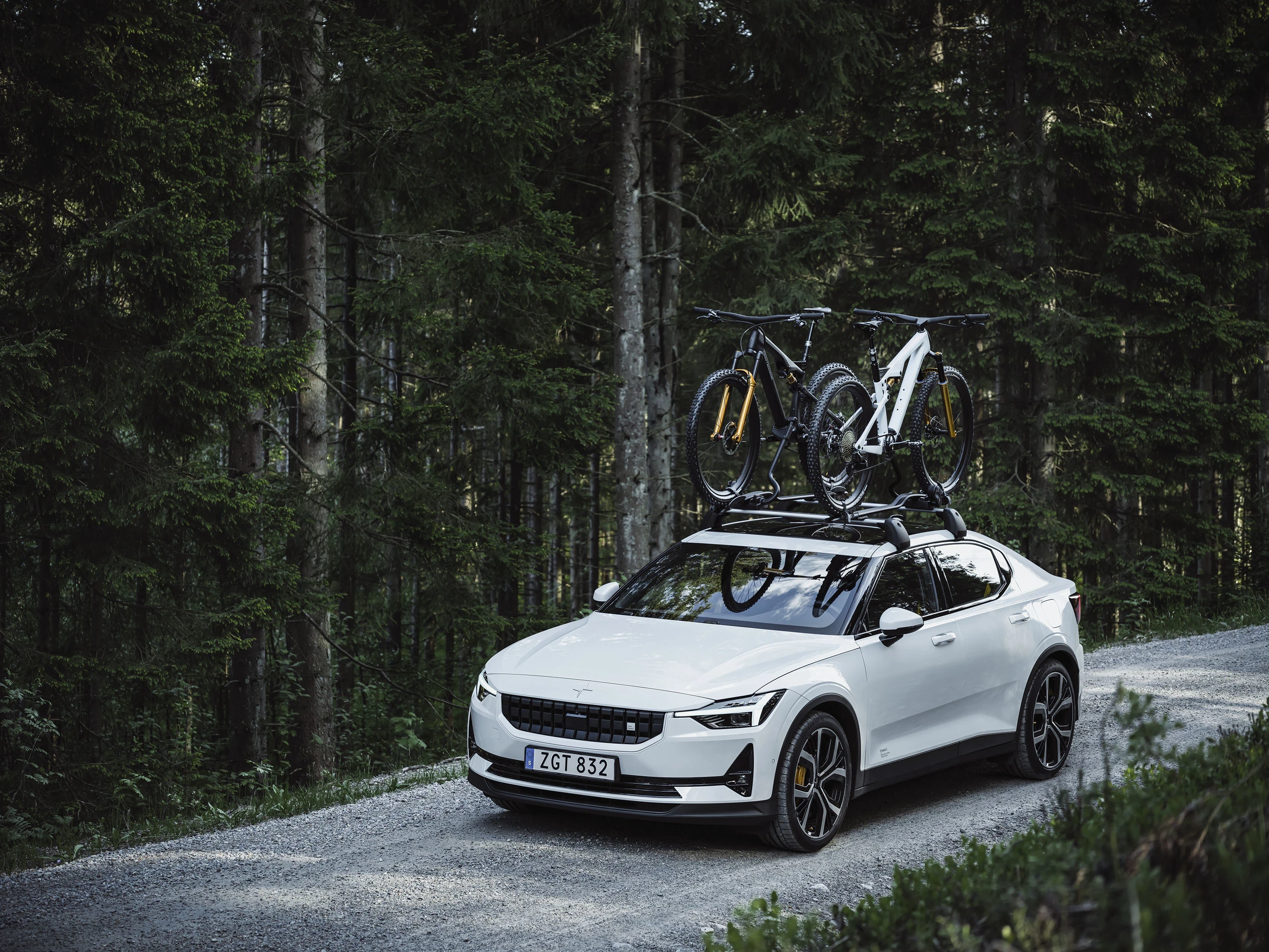 Polestar 2 Long Range Dual Motor Performance (GEN1) exterior view