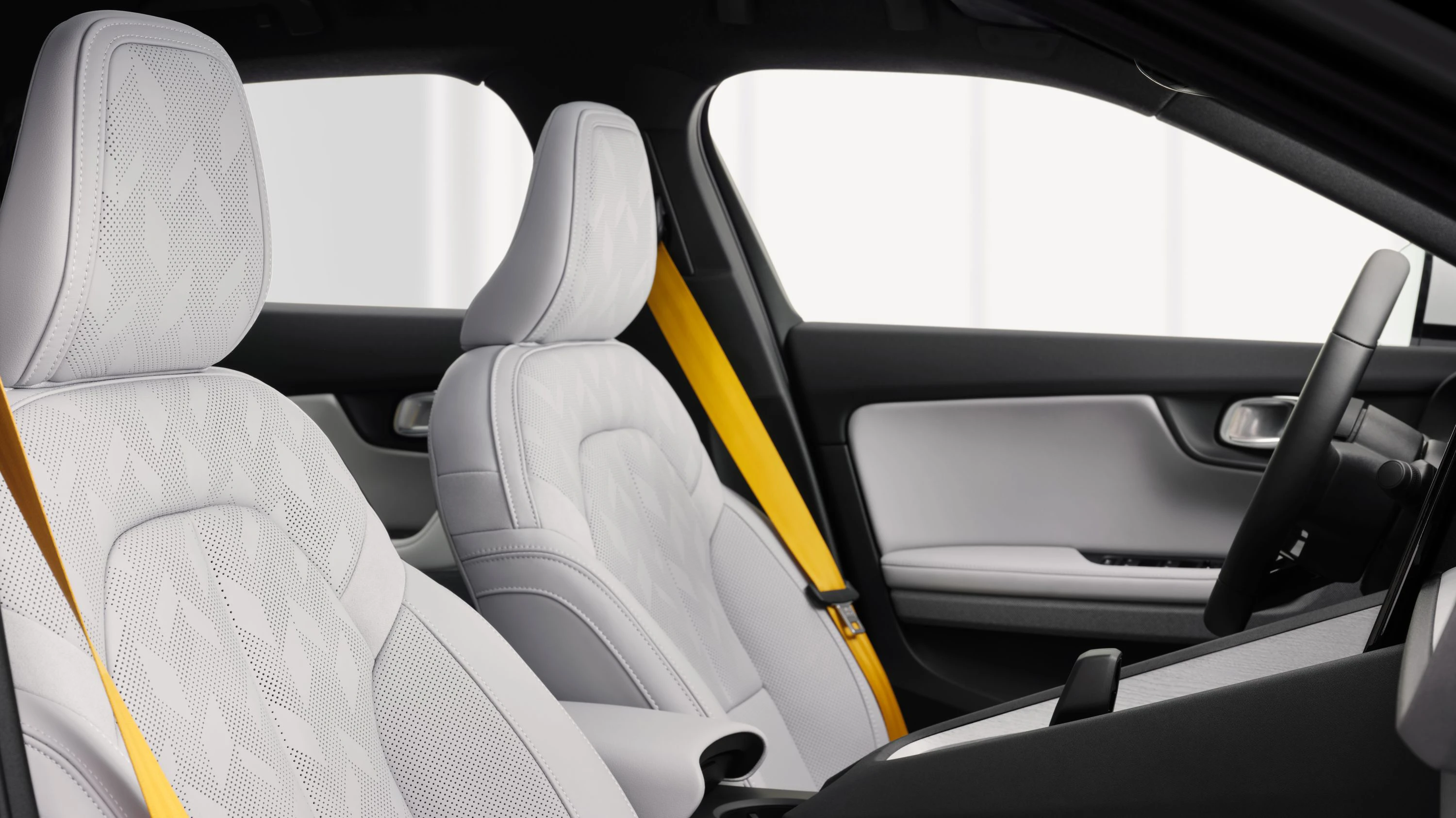 Polestar 2 Long Range Single Motor frontseats view
