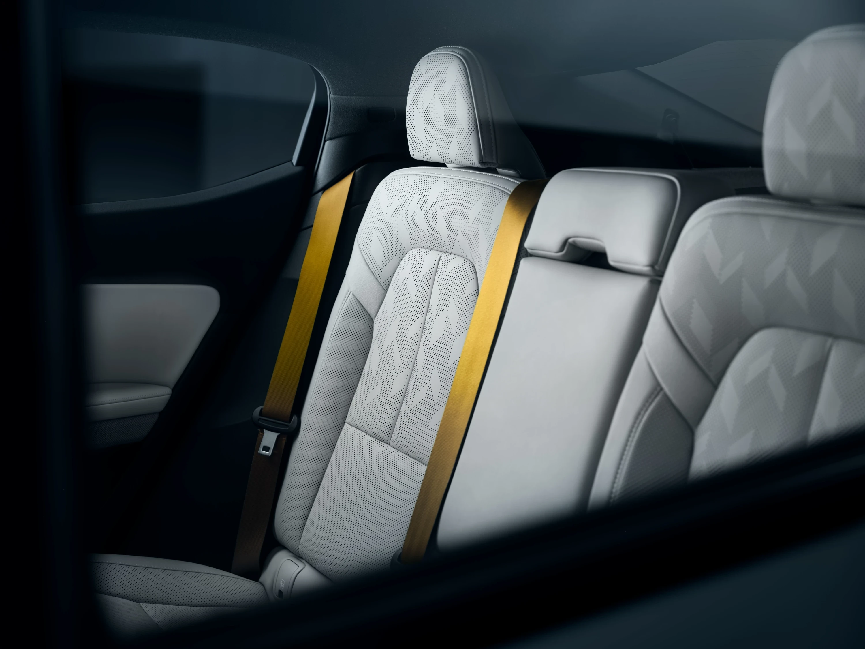 Polestar 2 Long Range Single Motor (GEN1) secondrowseats view