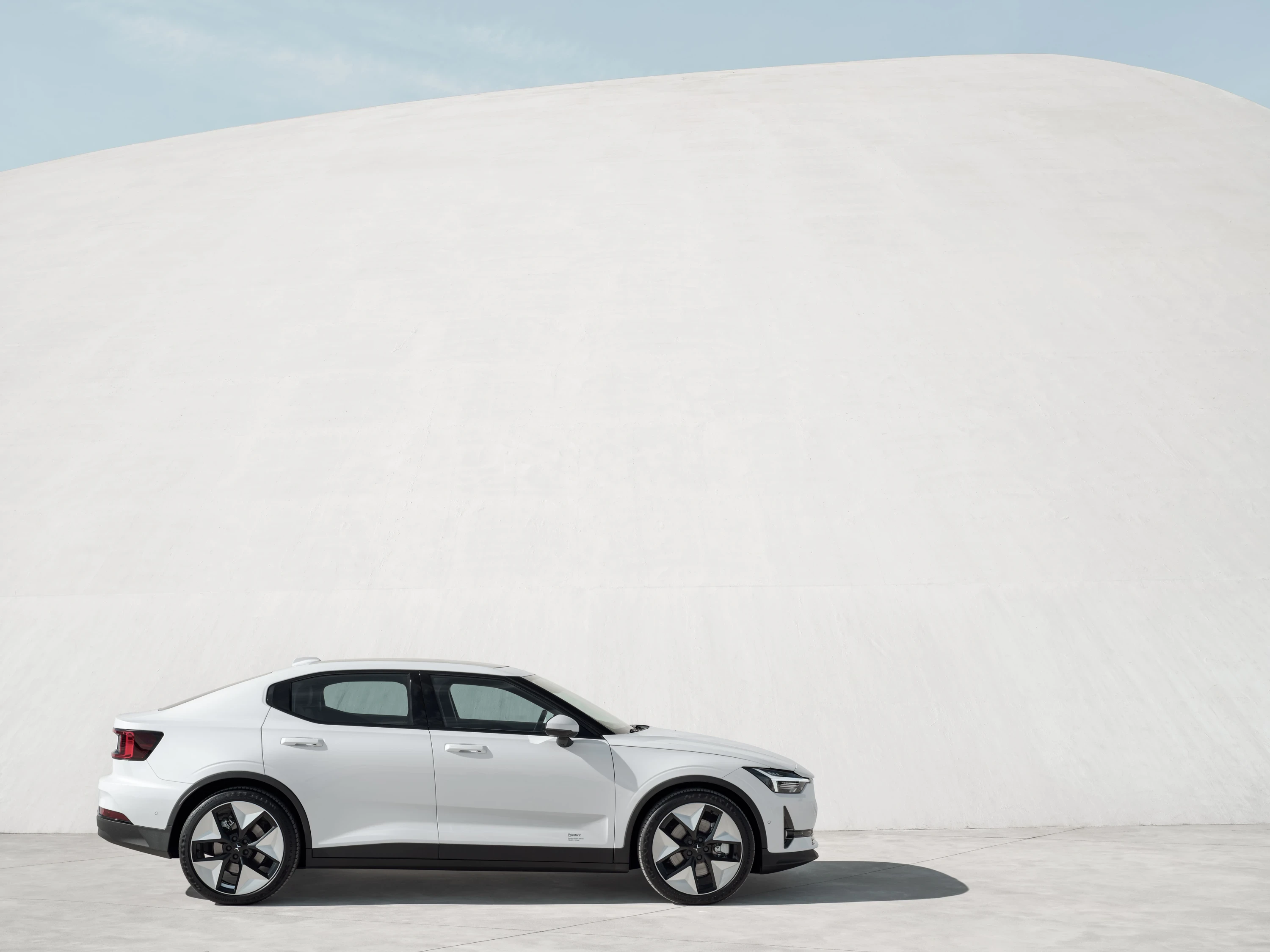 Polestar 2 Long Range Single Motor (GEN1) exterior view