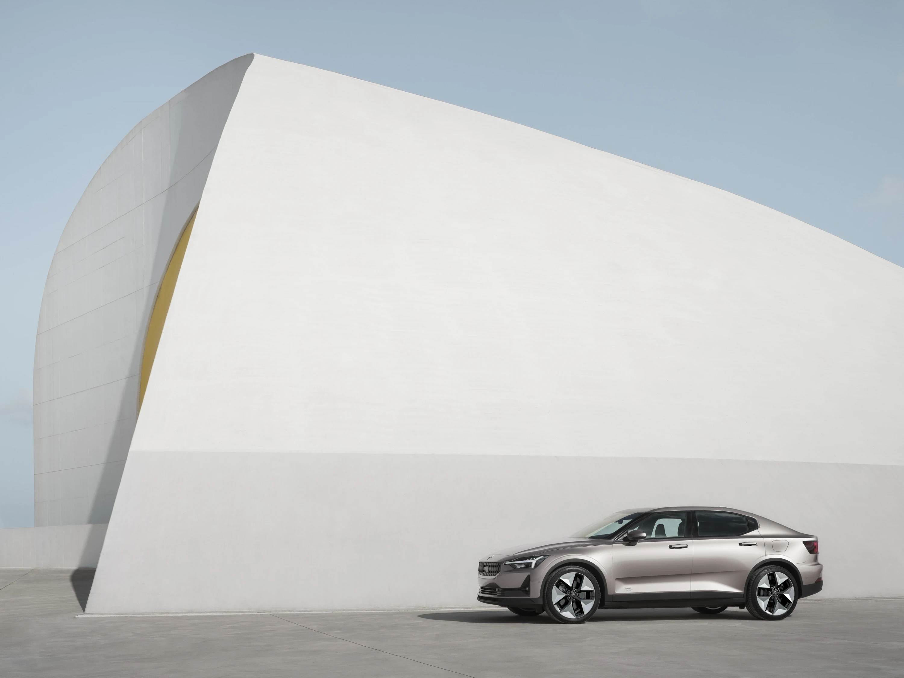 Polestar 2 Long Range Single Motor (GEN1) exterior view