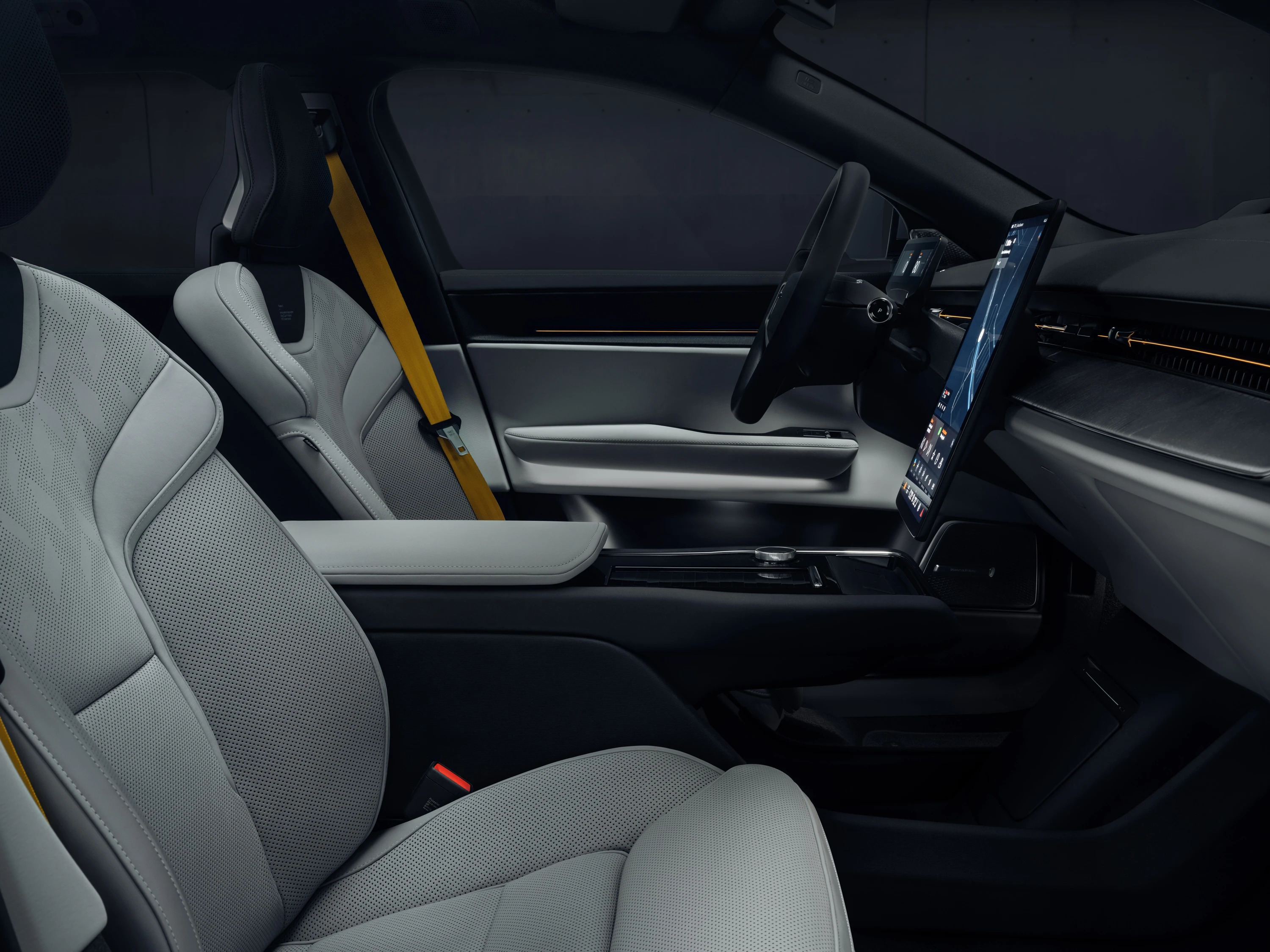 Polestar 3 Long Range Dual Motor frontseats view