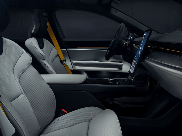 Polestar 3 Long Range Single Motor frontseats view