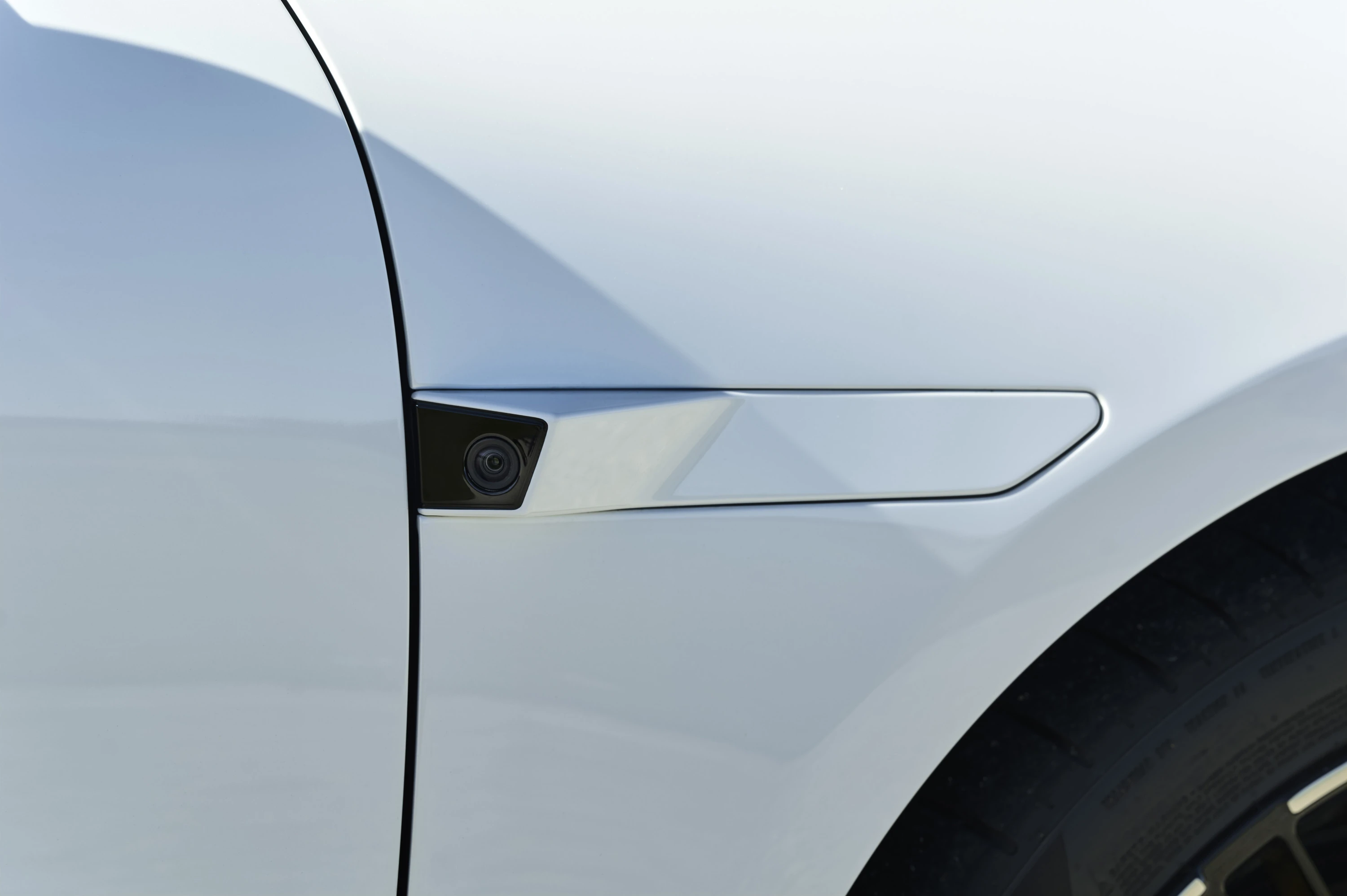 Polestar 4 Long range Dual motor details view