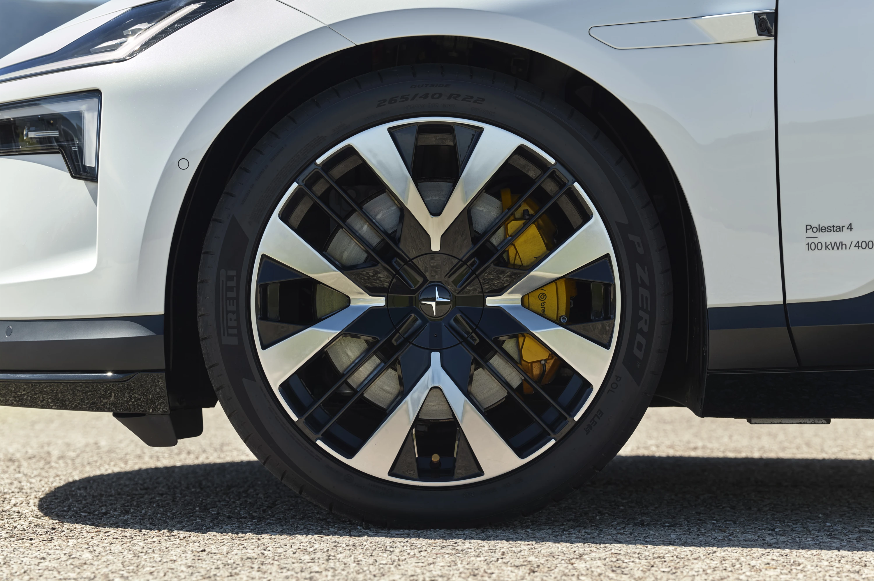 Polestar 4 Long range Dual motor details view