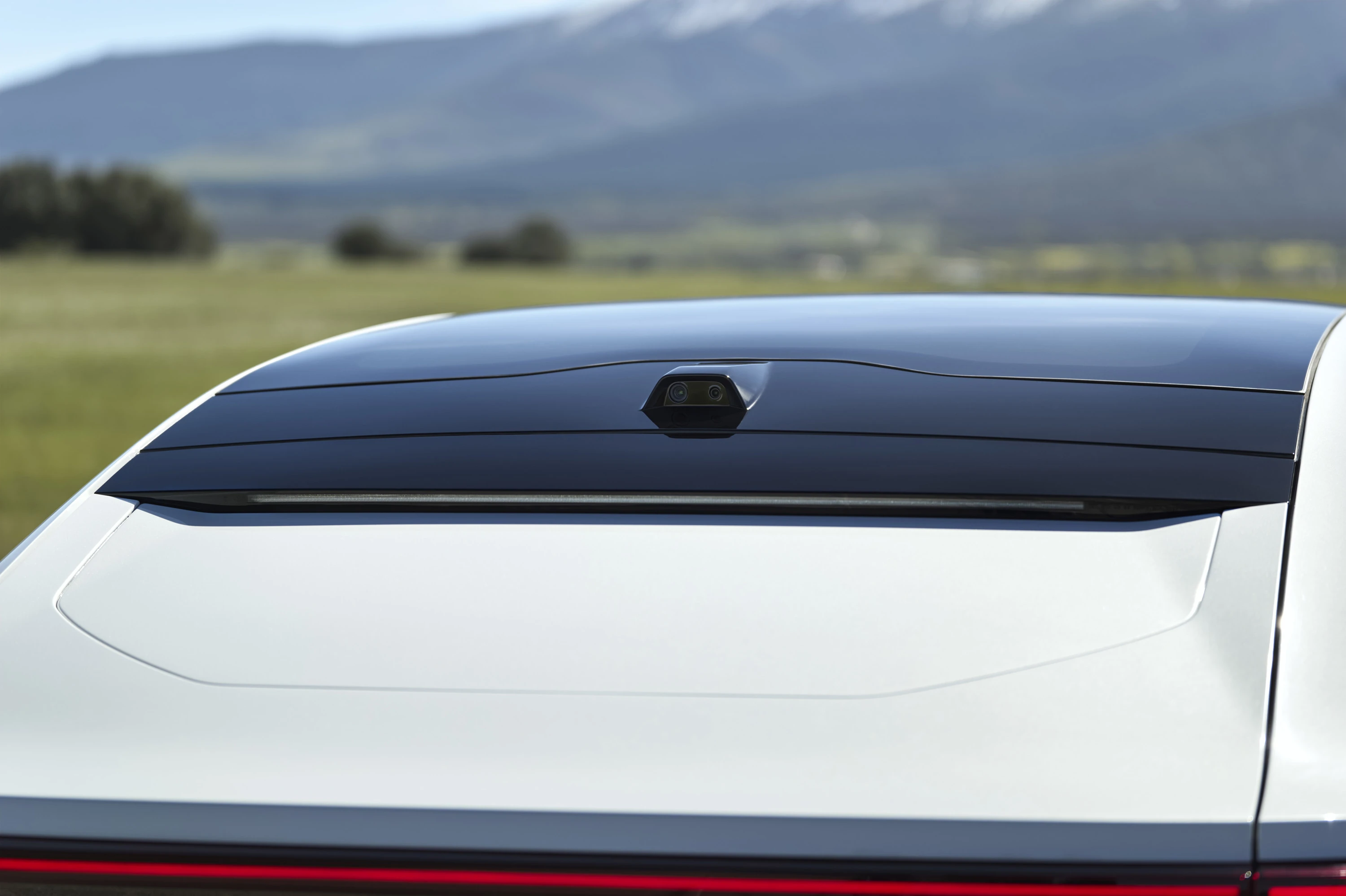 Polestar 4 Long range Dual motor exterior view