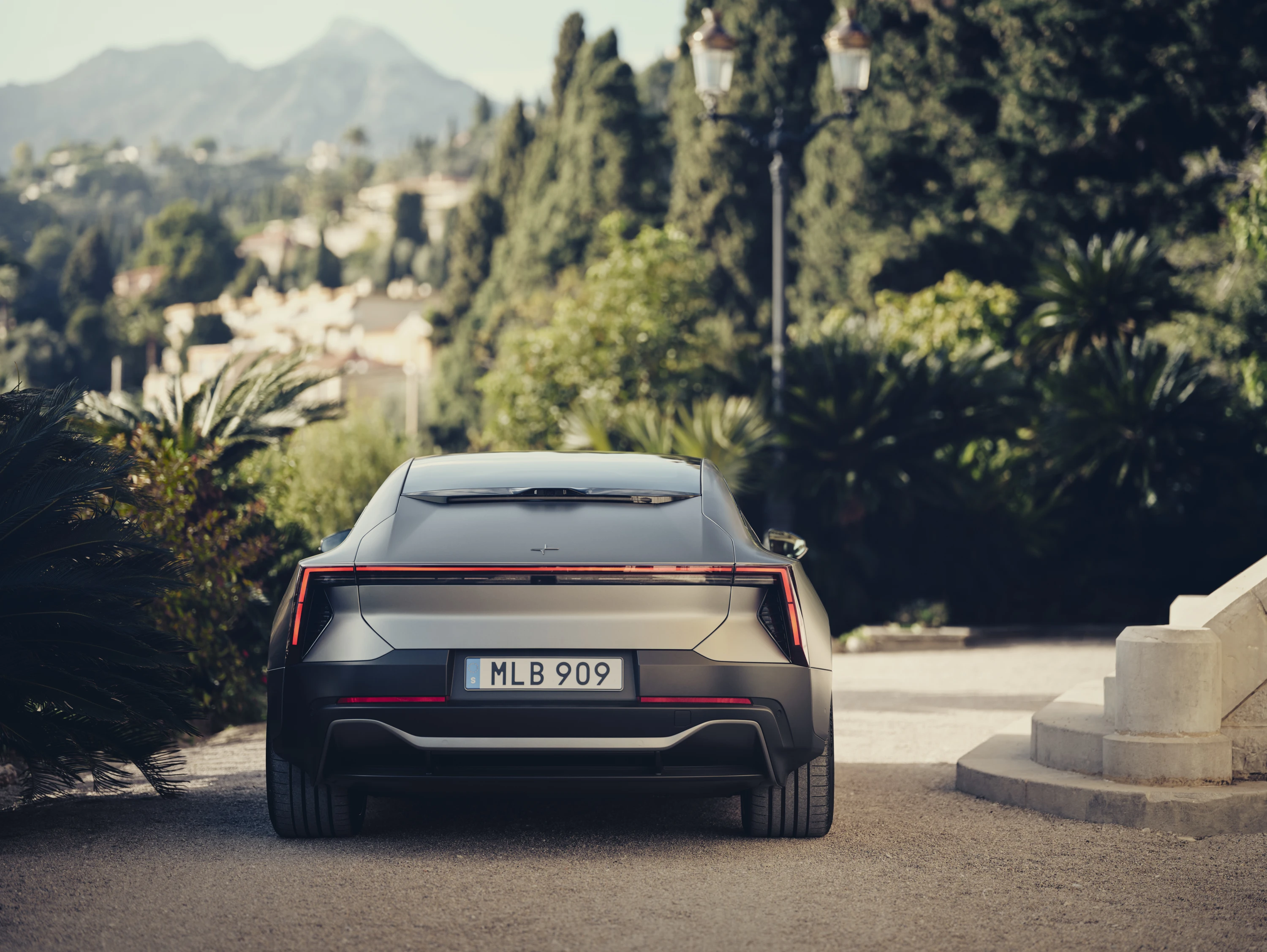 Polestar 5 Dual Motor Performance exterior view