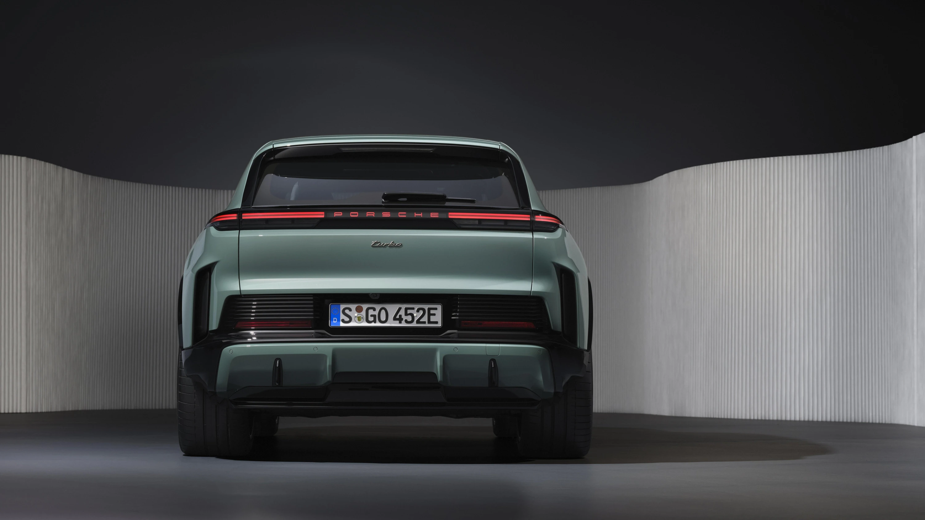 Porsche Cayenne Turbo exterior view