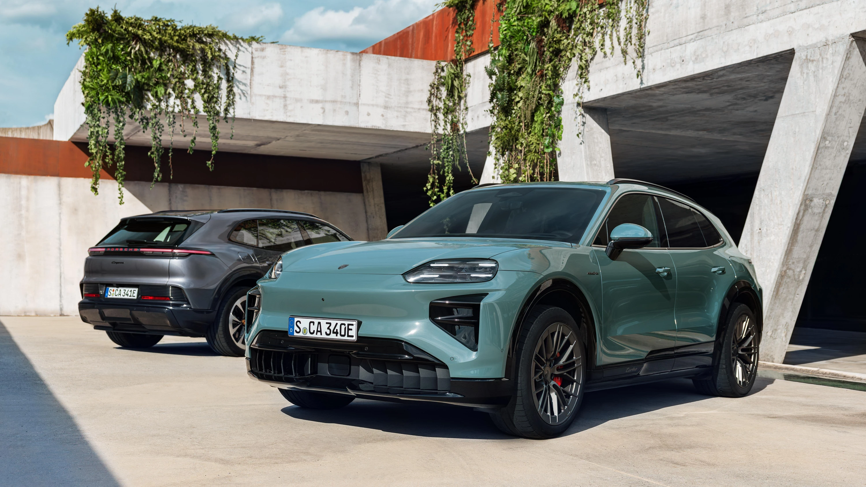 Porsche Cayenne Turbo exterior view
