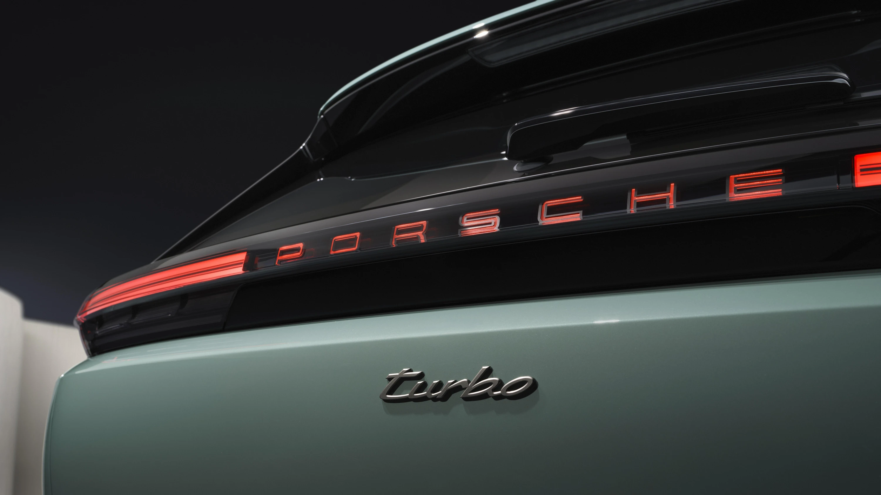 Porsche Cayenne Turbo details view