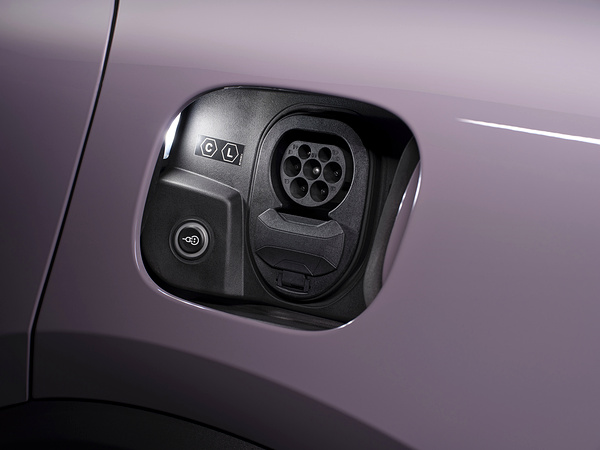 Porsche Macan chargeport view