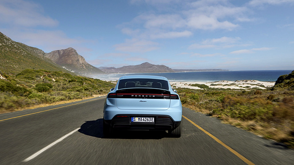 Porsche Macan exterior view