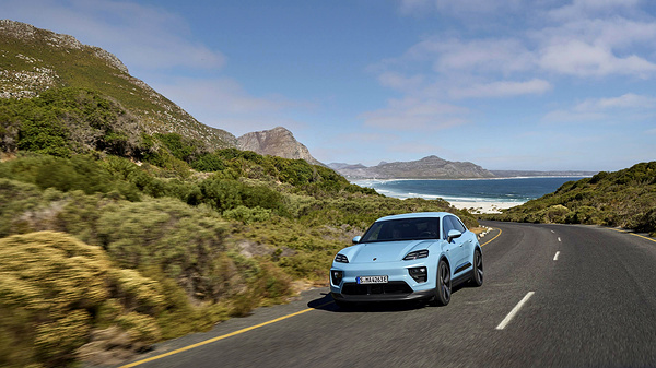 Porsche Macan exterior view