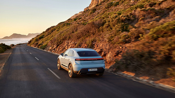 Porsche Macan exterior view