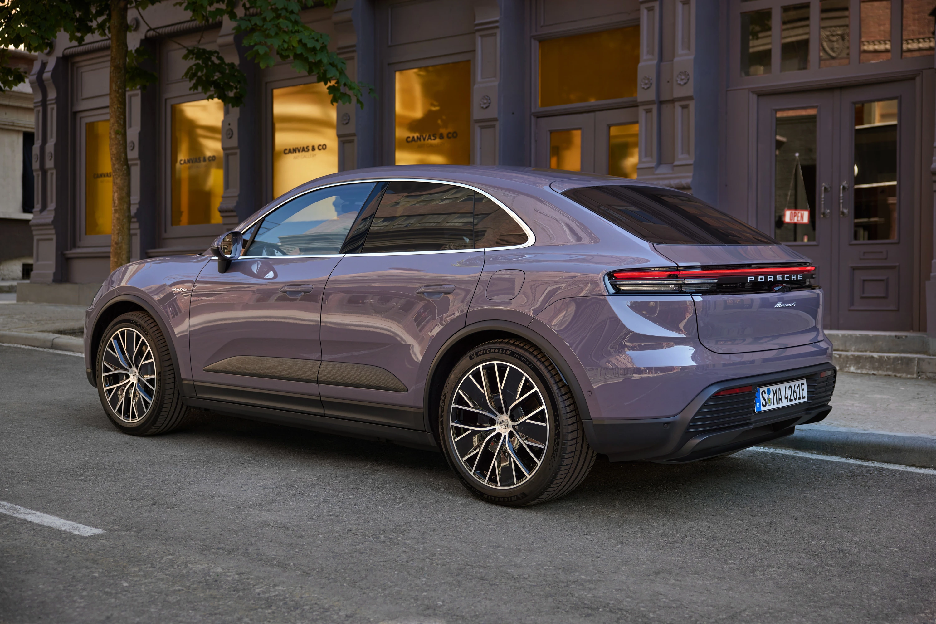 Porsche Macan 4 exterior view