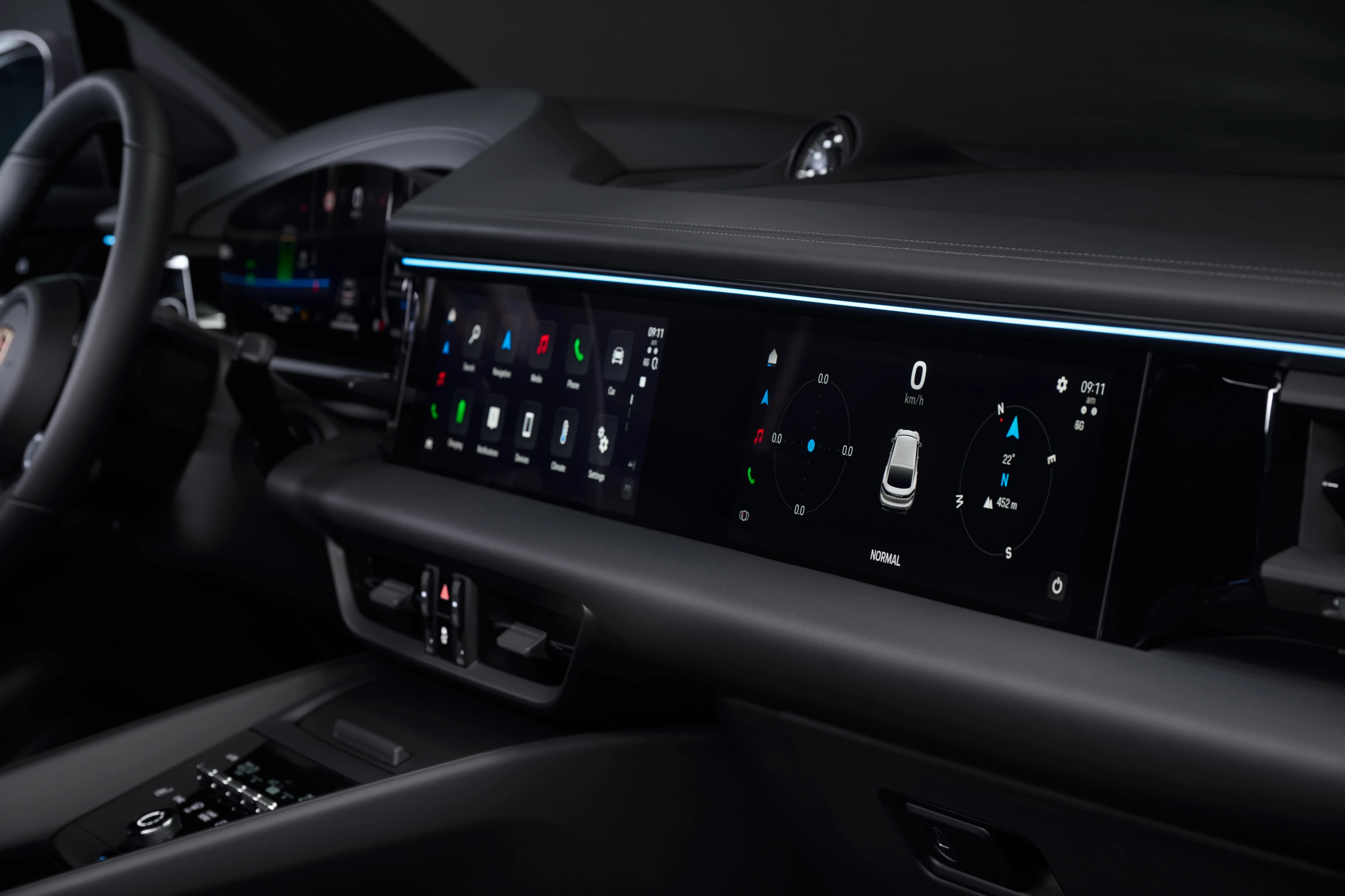 Porsche Macan 4 screens view