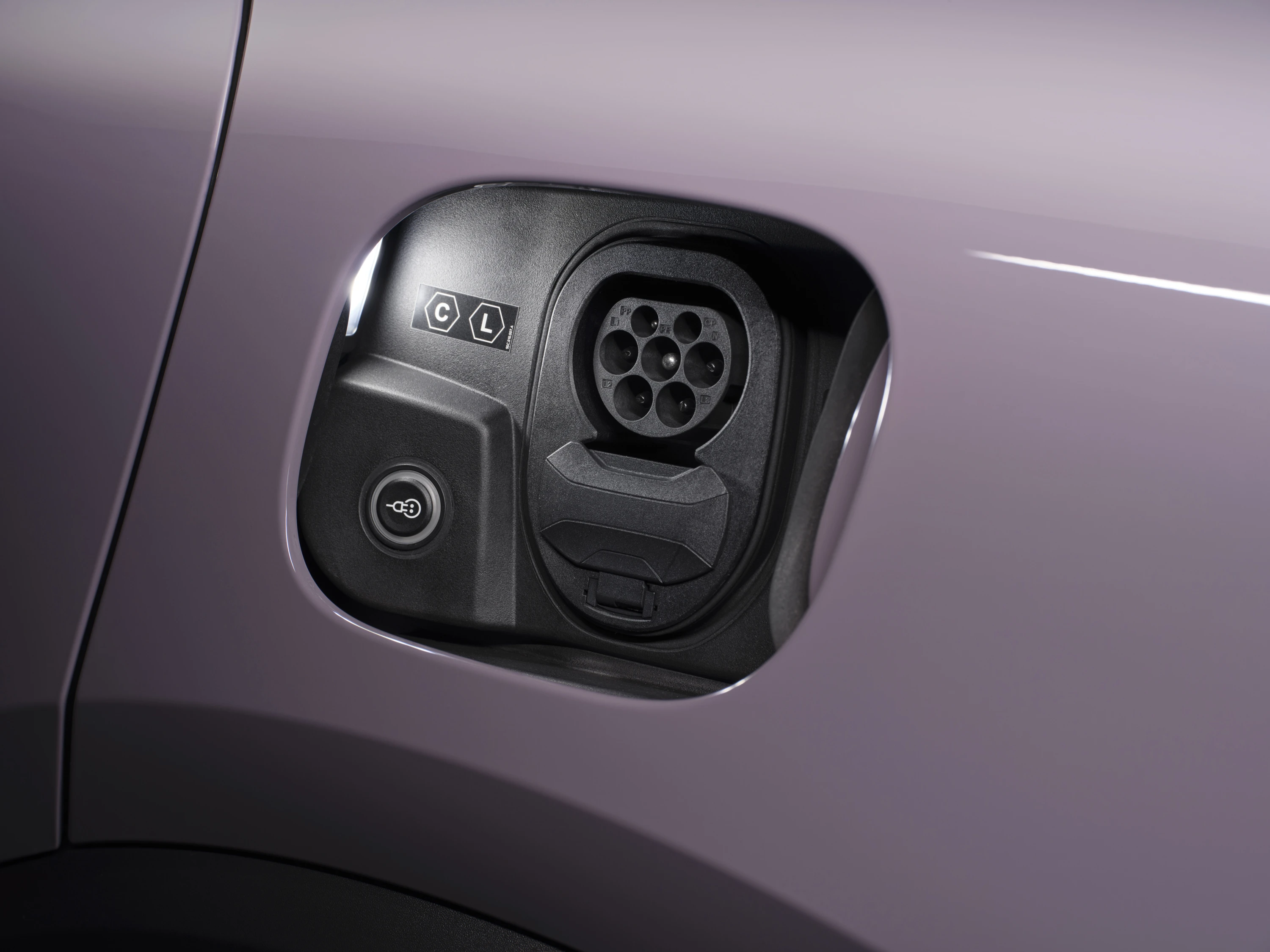Porsche Macan 4 chargeport view