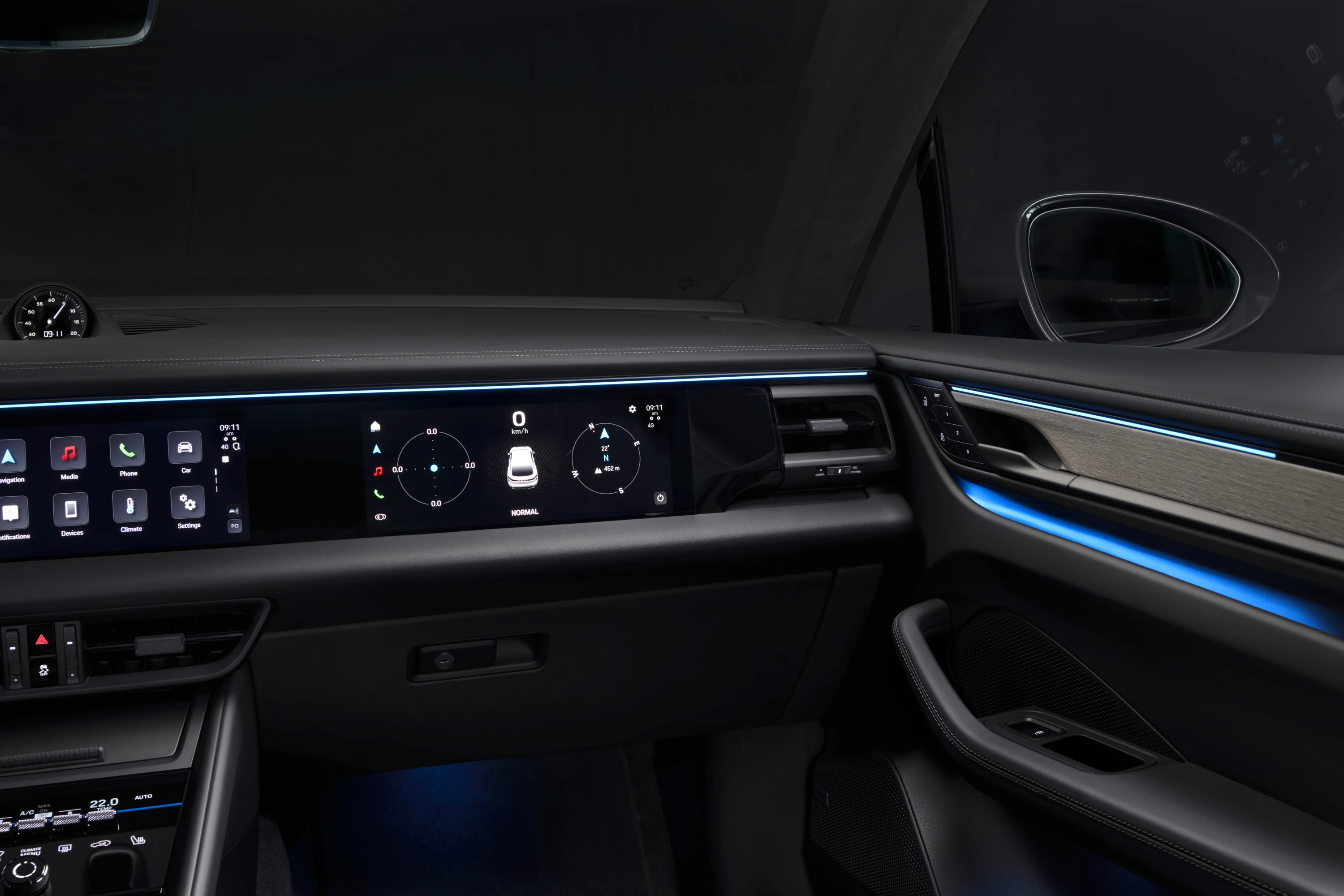 Porsche Macan 4S screens view