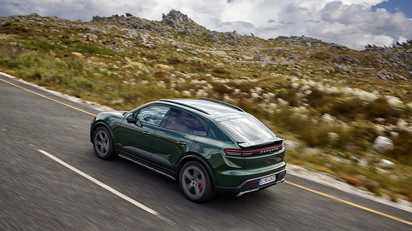 Porsche Macan 4S exterior view