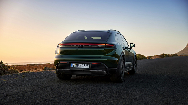Porsche Macan 4S exterior view