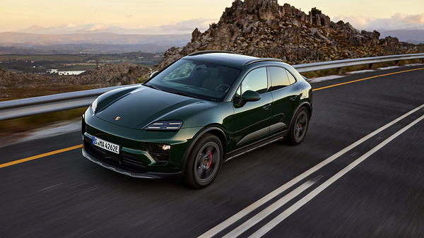 Porsche Macan 4S exterior view