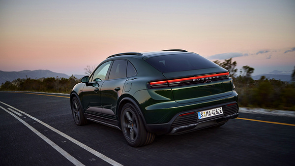 Porsche Macan 4S exterior view