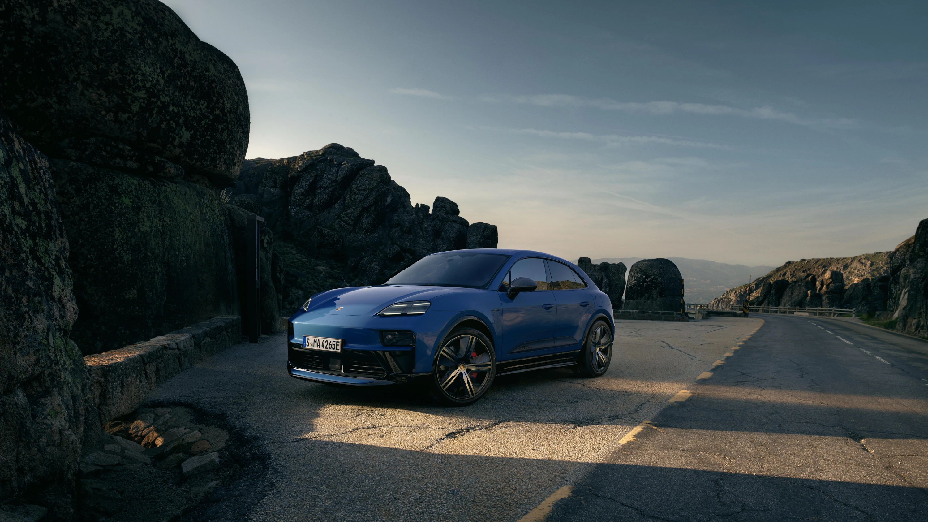 Porsche Macan GTS exterior view