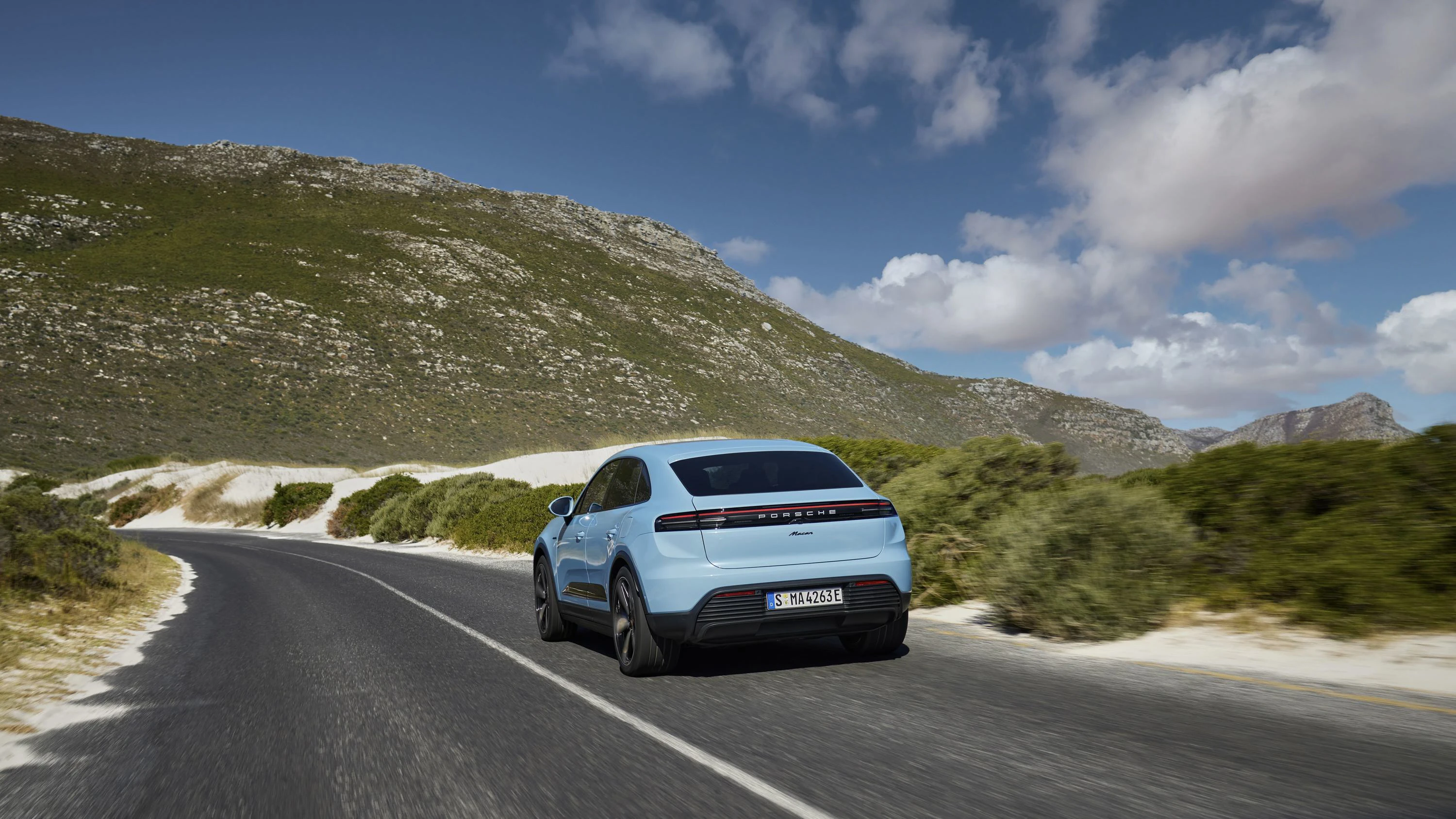 Porsche Macan exterior view