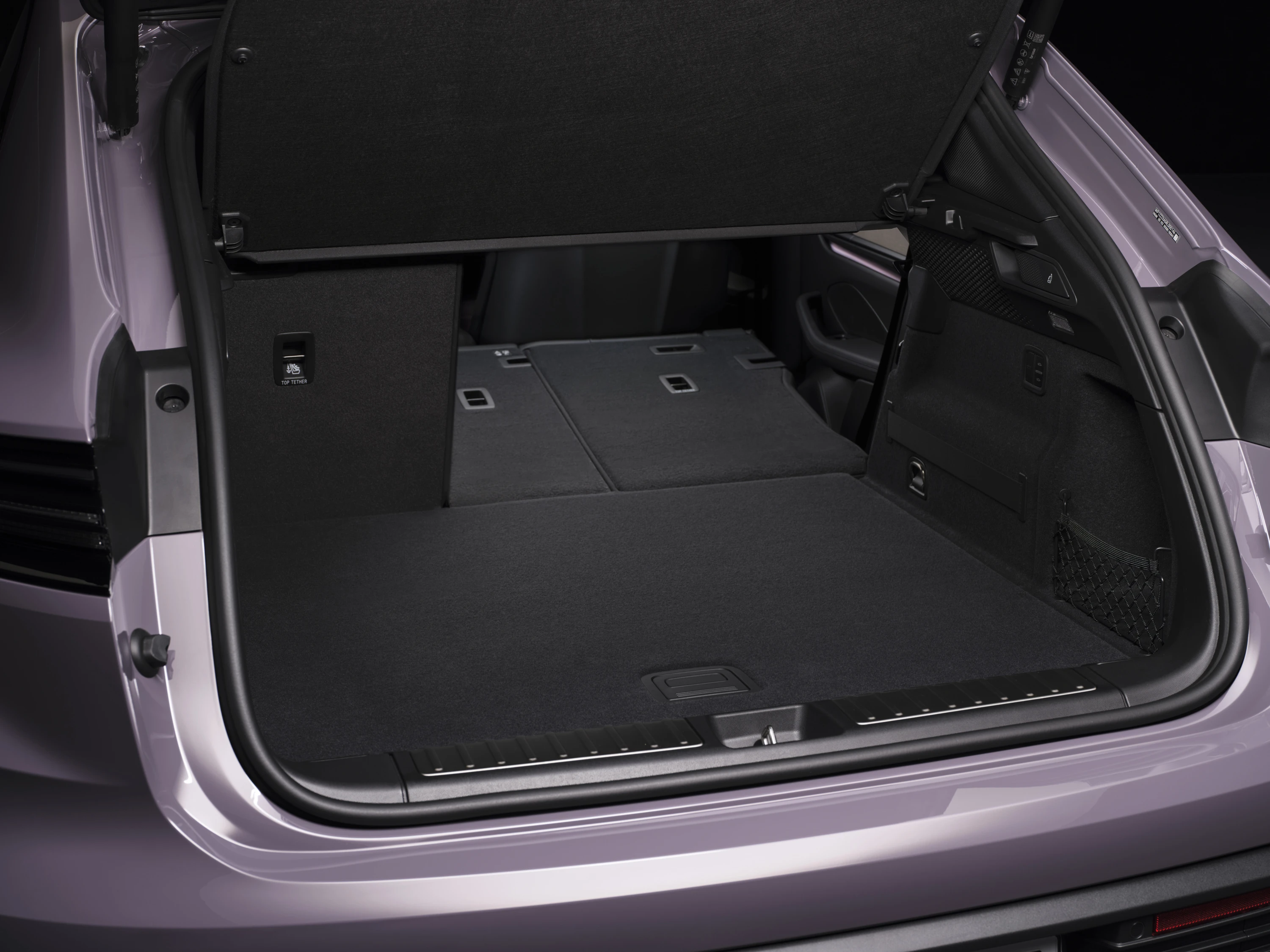 Porsche Macan trunk view
