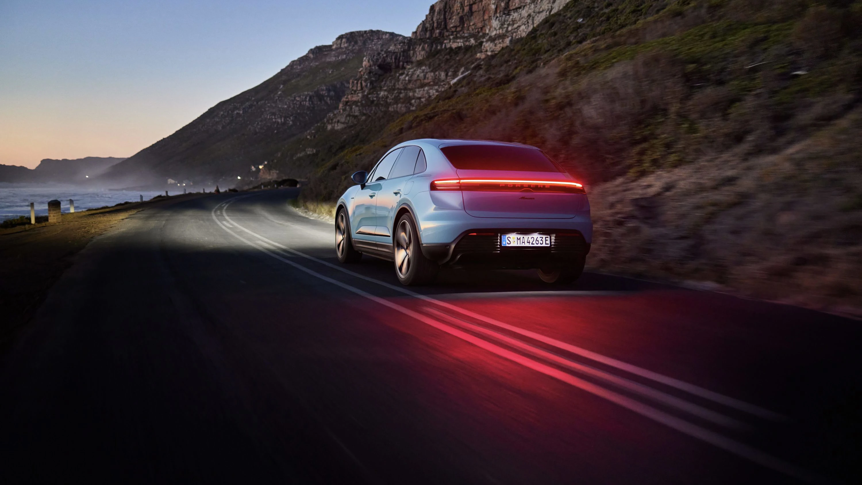 Porsche Macan exterior view