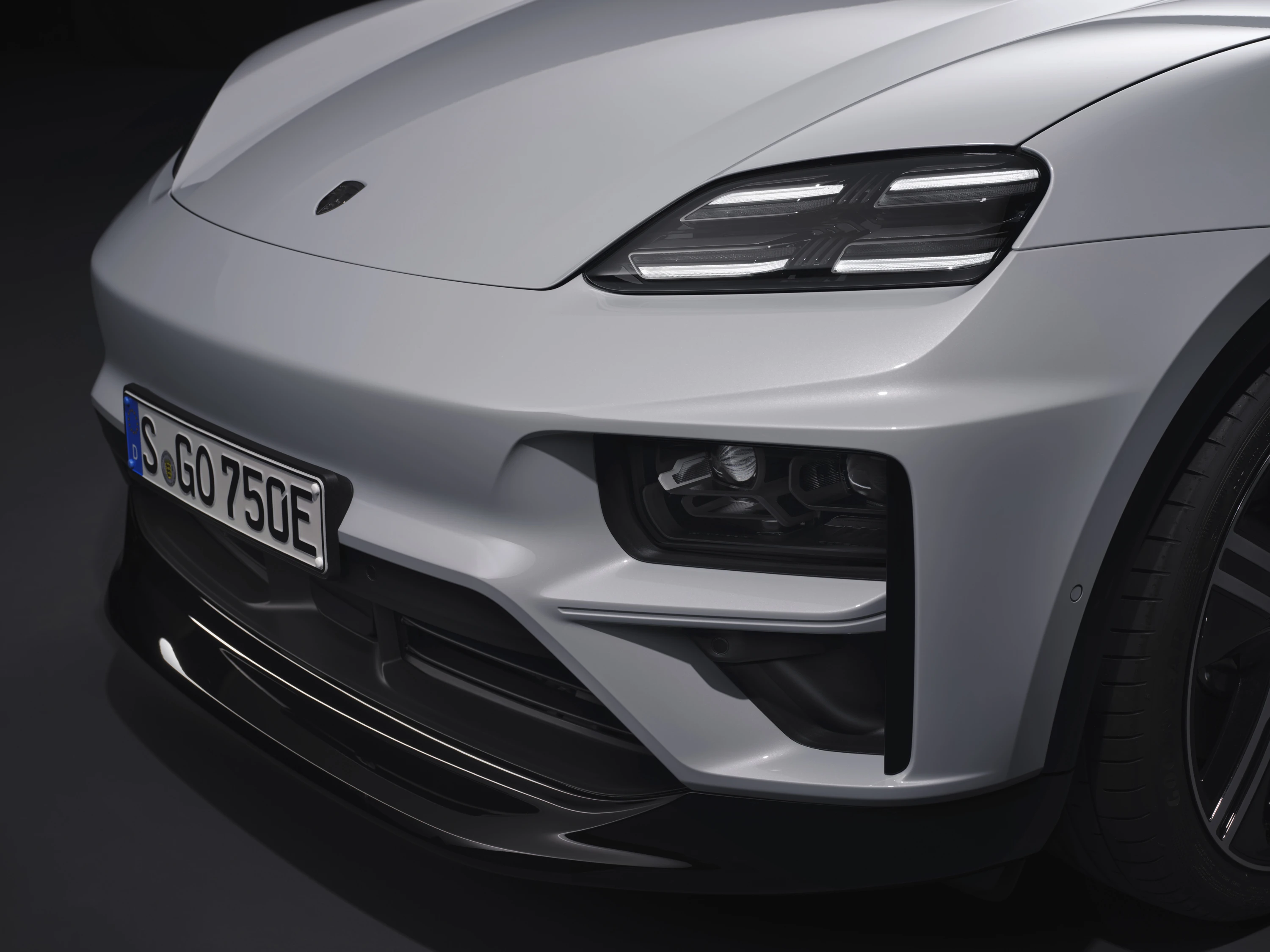 Porsche Macan Turbo headlights view